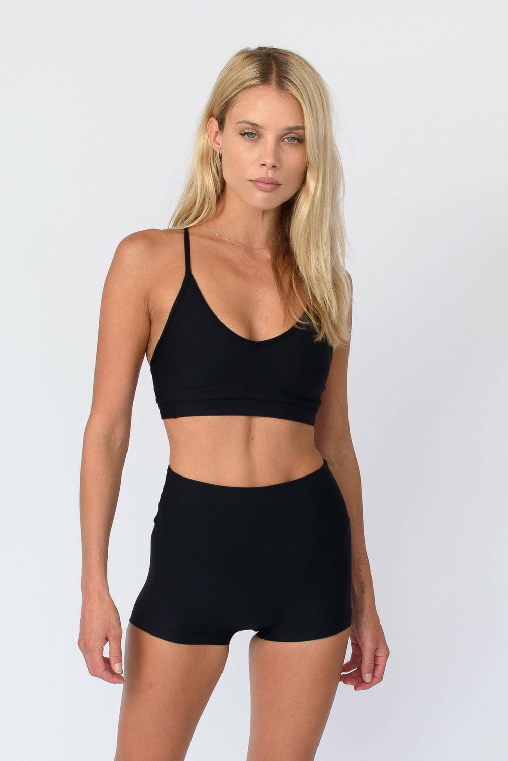 Kiki Booty Short in Black / Skatie US