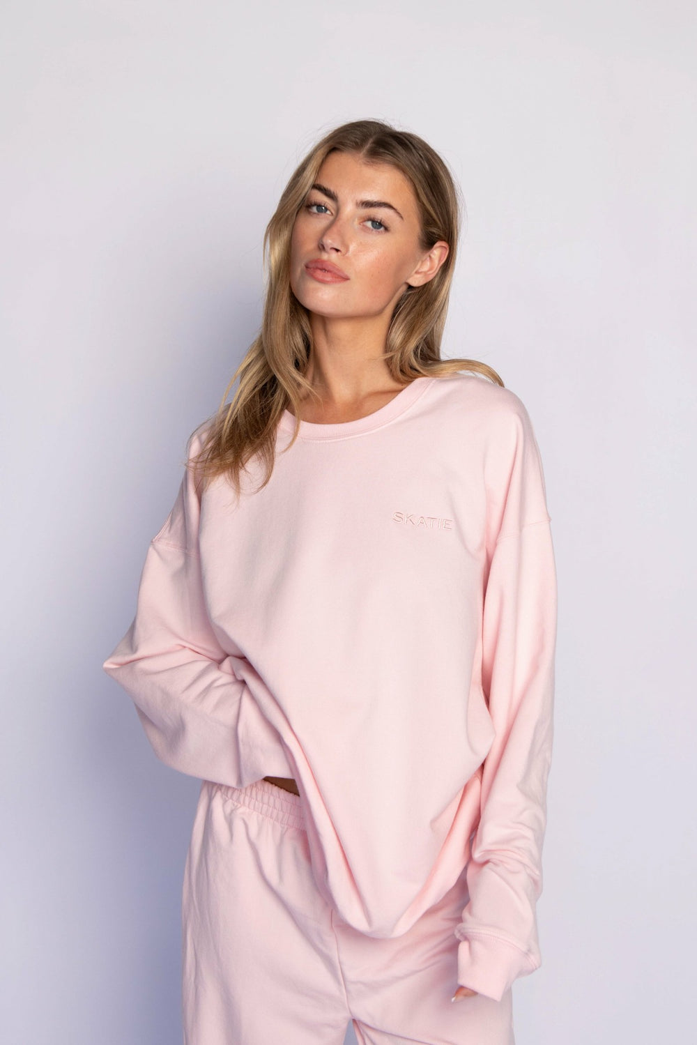 CLOUDLUX Chris Crewneck in Bubblegum / Skatie Online