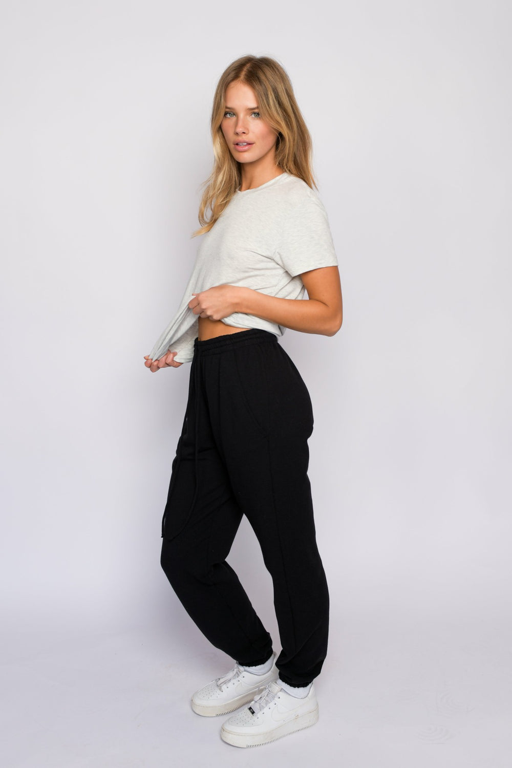 CLOUDLUX Rocky Sweatpants in Black / Skatie Discount