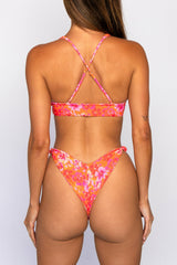 Suzanne Bottom in Sanibel / Skatie Online