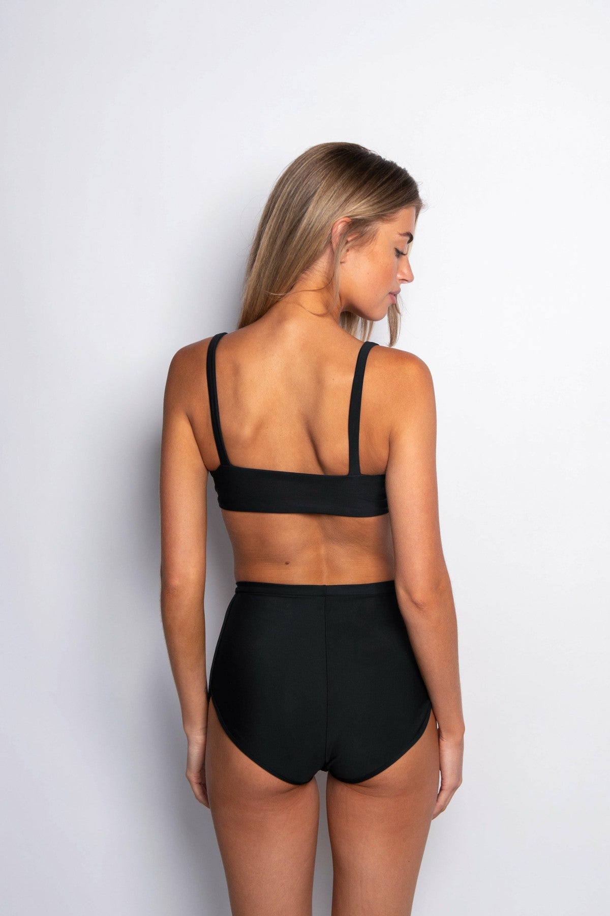 Wendy Bottom in Black / Skatie US