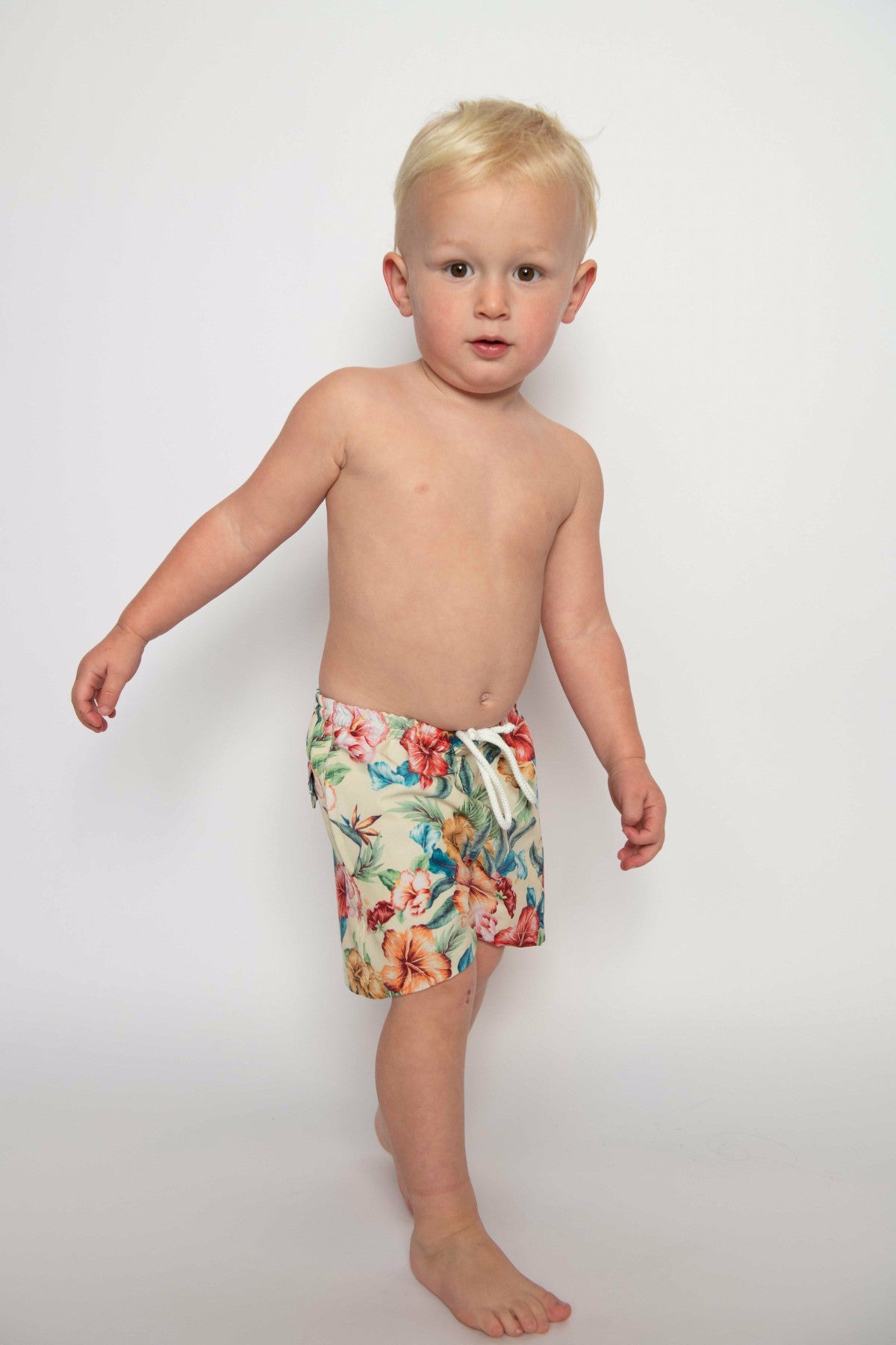 Jones Swim Trunks in Lei / Skatie Outlets