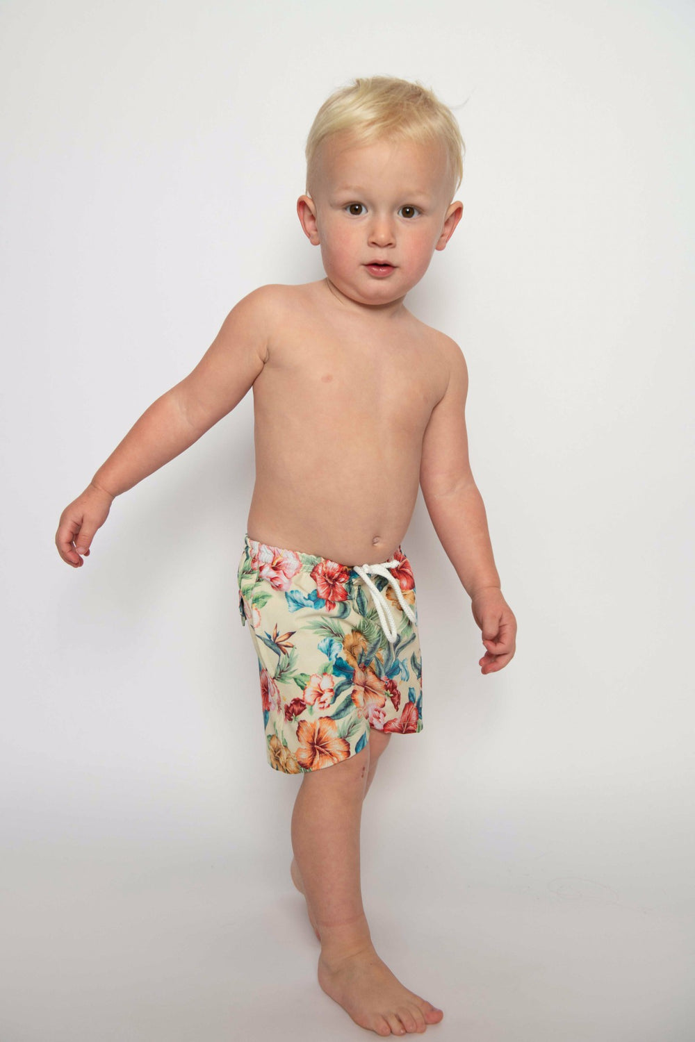 Jones Swim Trunks in Lei / Skatie Outlets