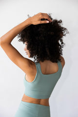 Carter Sports Bra in Sage / Skatie US