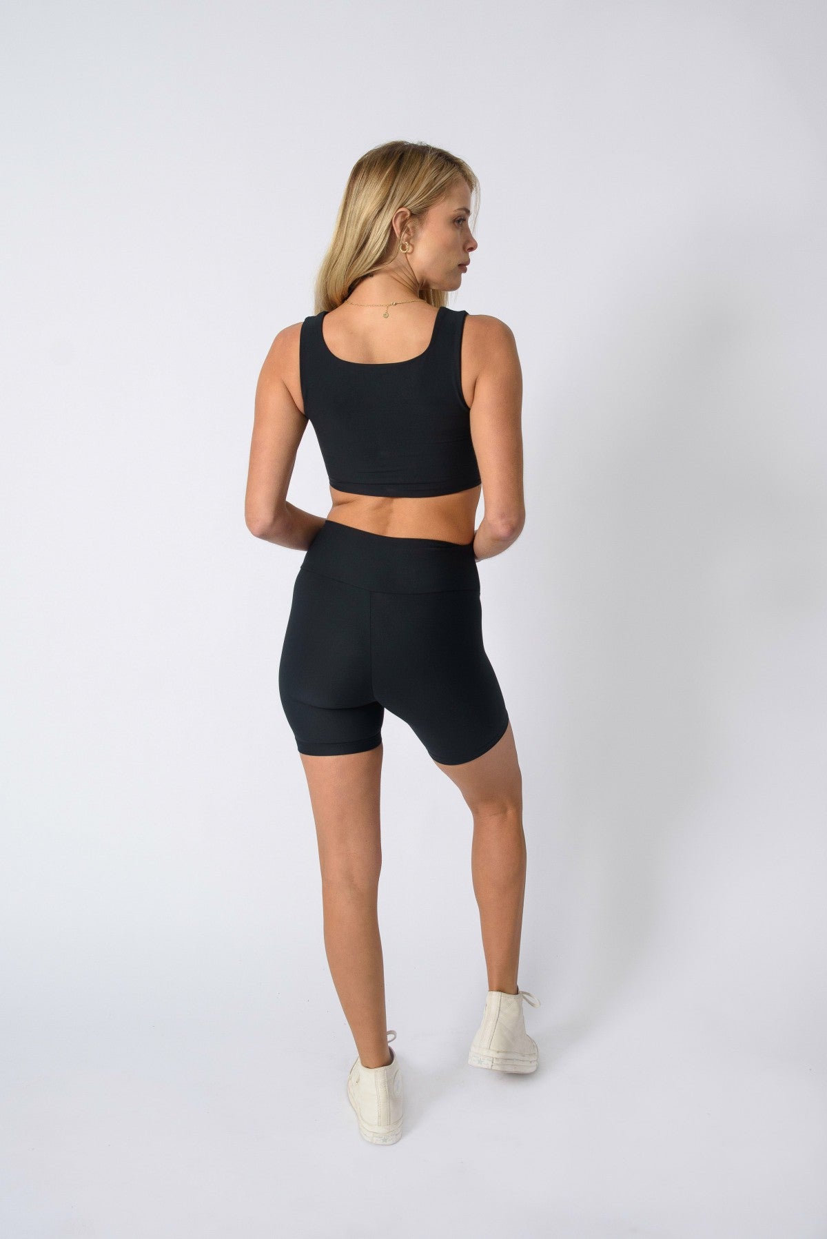 Carter Sports Bra in Black / Skatie Sale