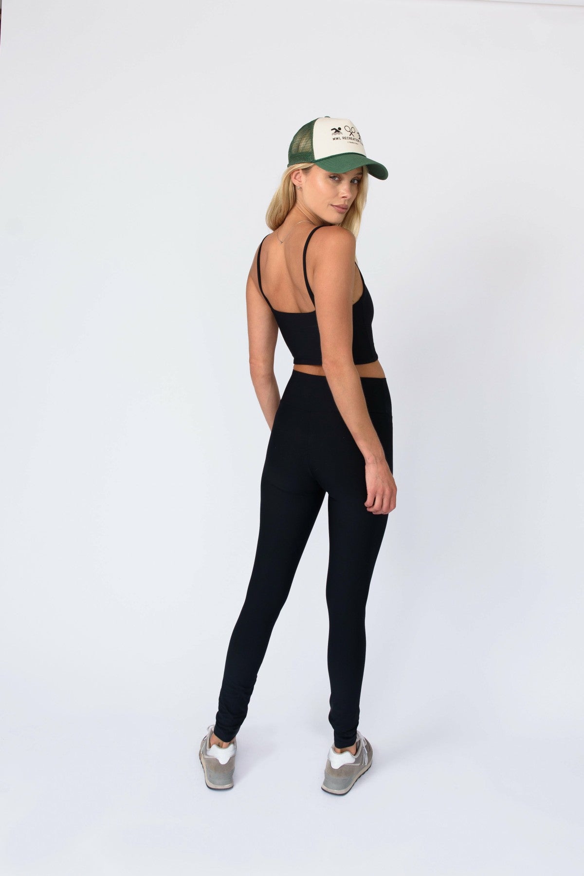 Paige Crop in Black / Skatie US