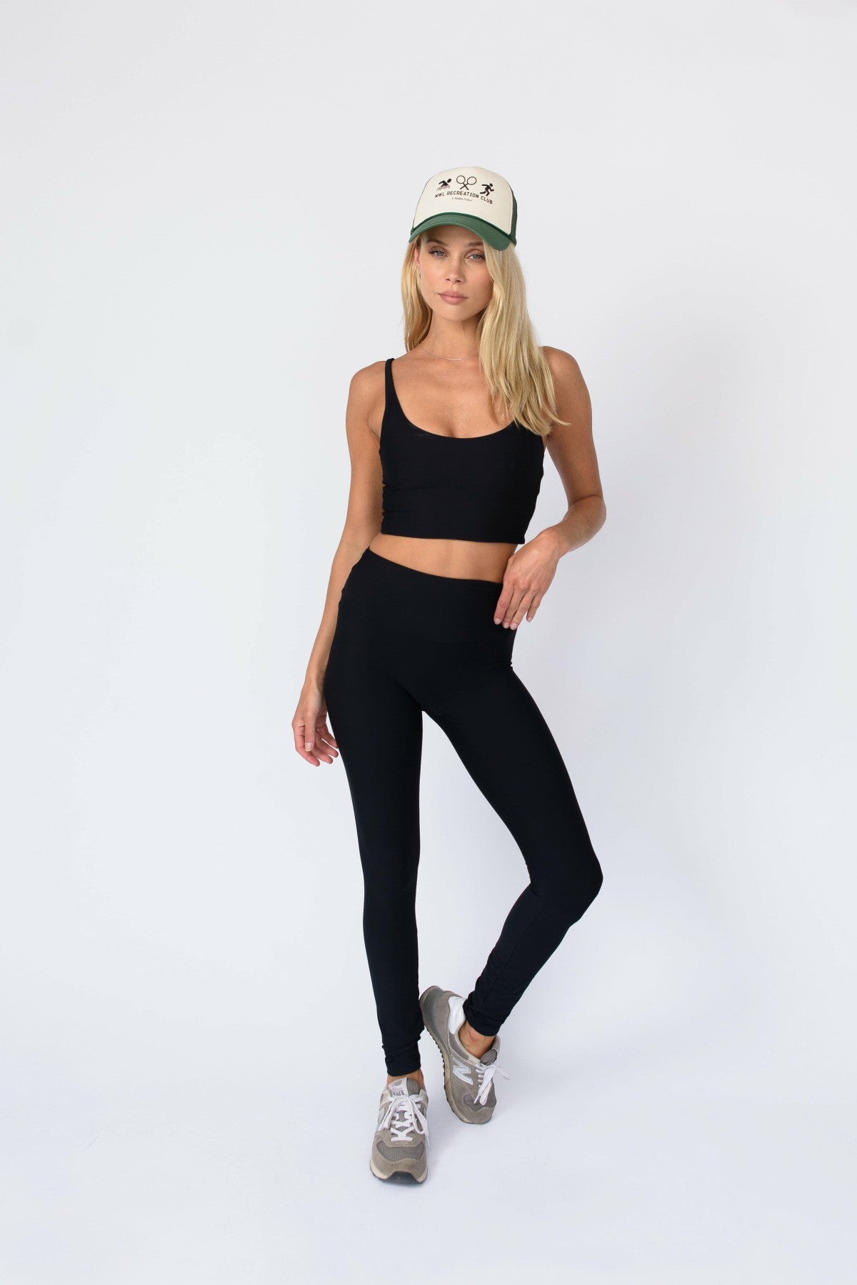 Paige Crop in Black / Skatie US