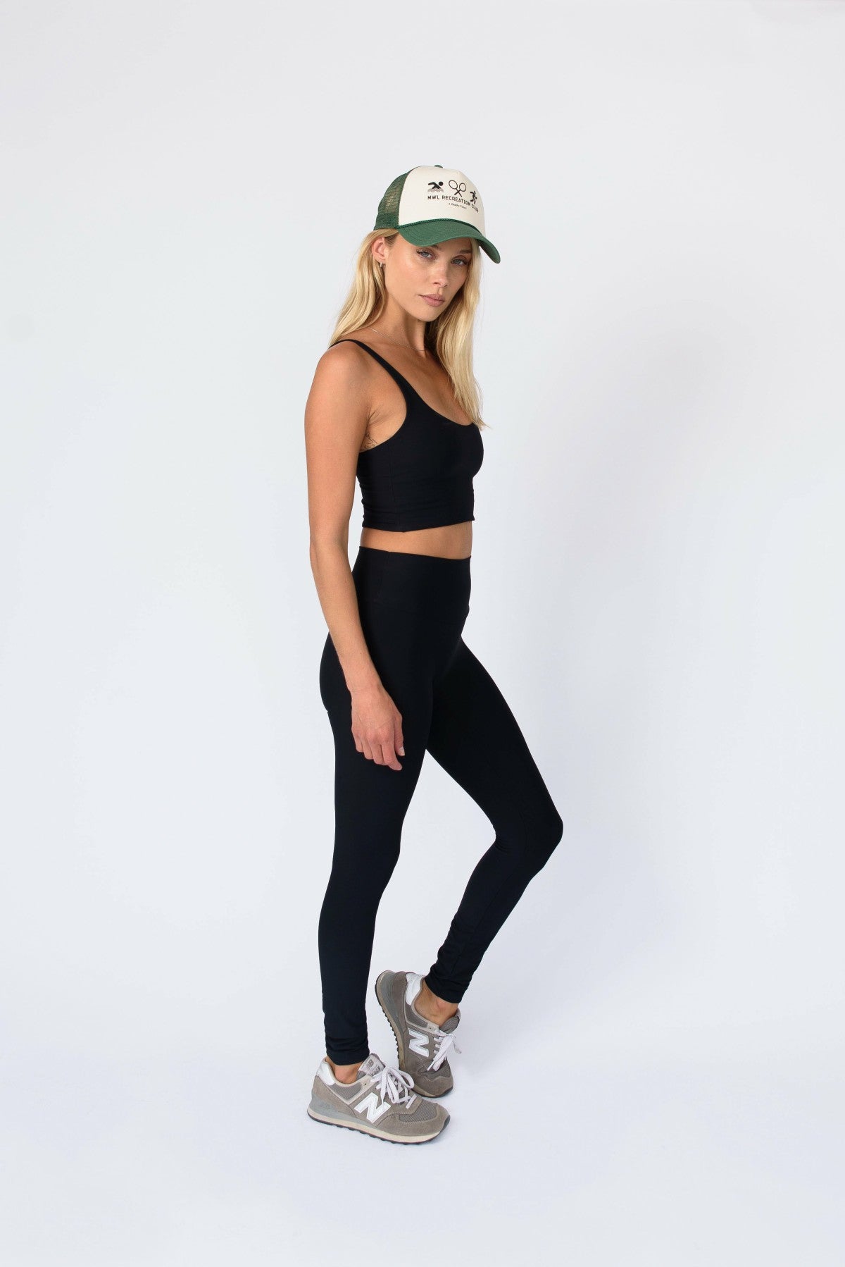 Paige Crop in Black / Skatie US