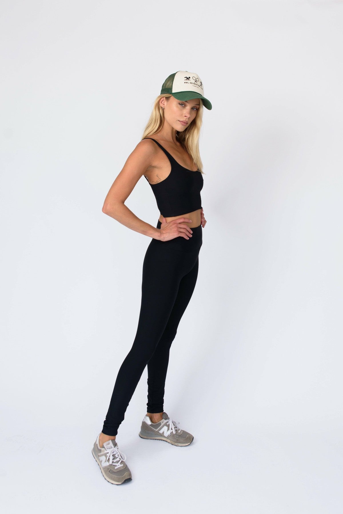 Paige Crop in Black / Skatie US