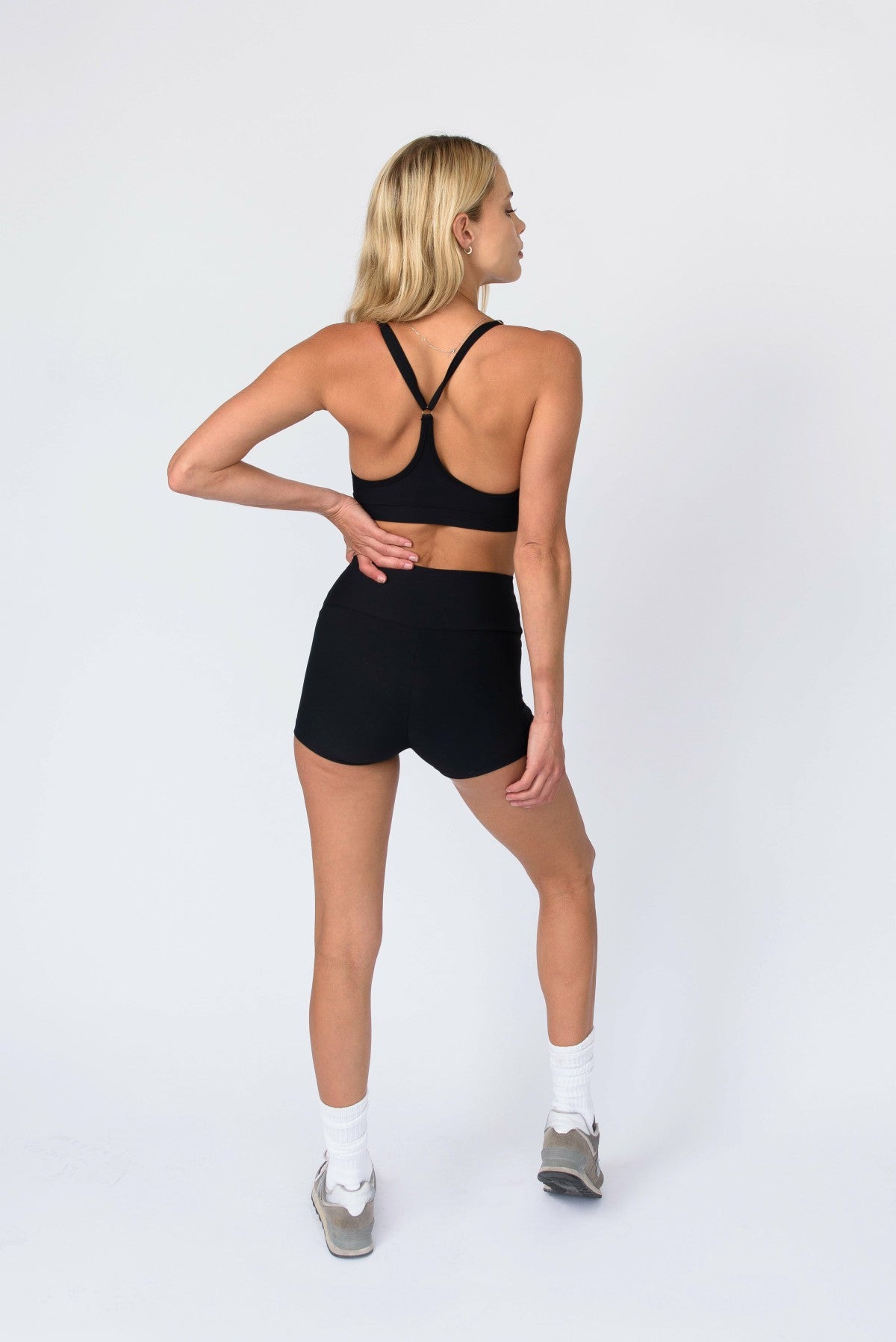 Kiki Booty Short in Black / Skatie US