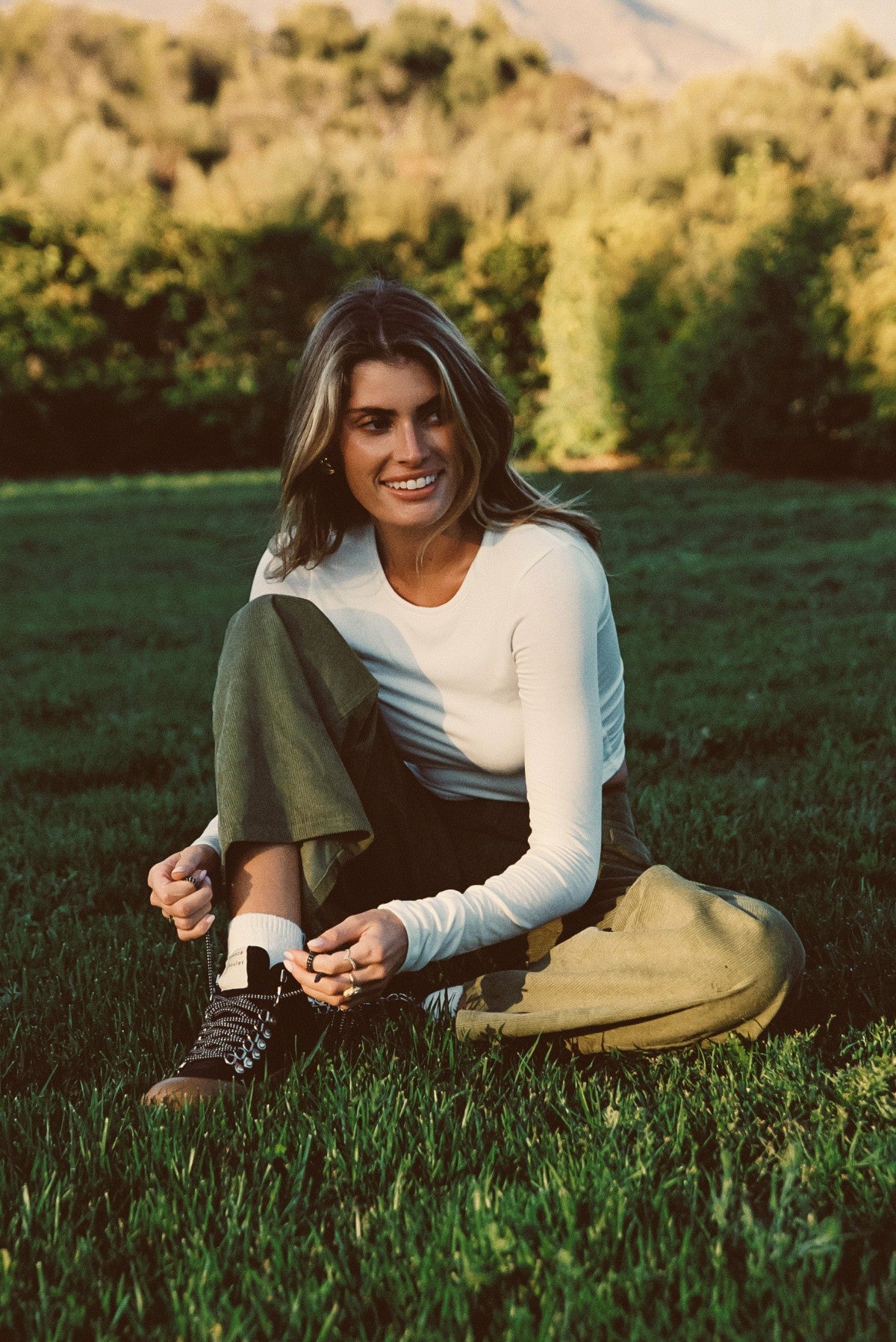 Nara Pants in Olive Corduroy / Skatie Discount
