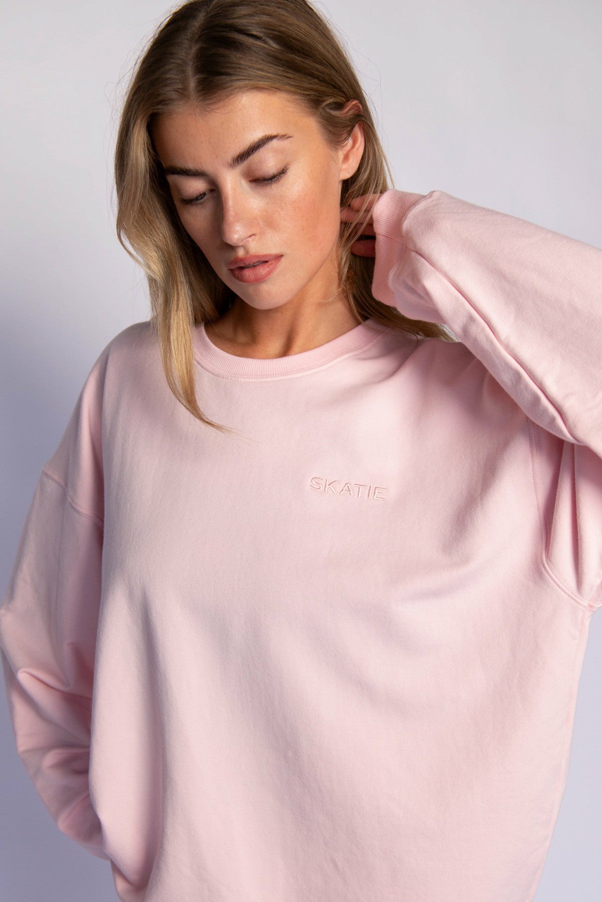 CLOUDLUX Chris Crewneck in Bubblegum / Skatie Online