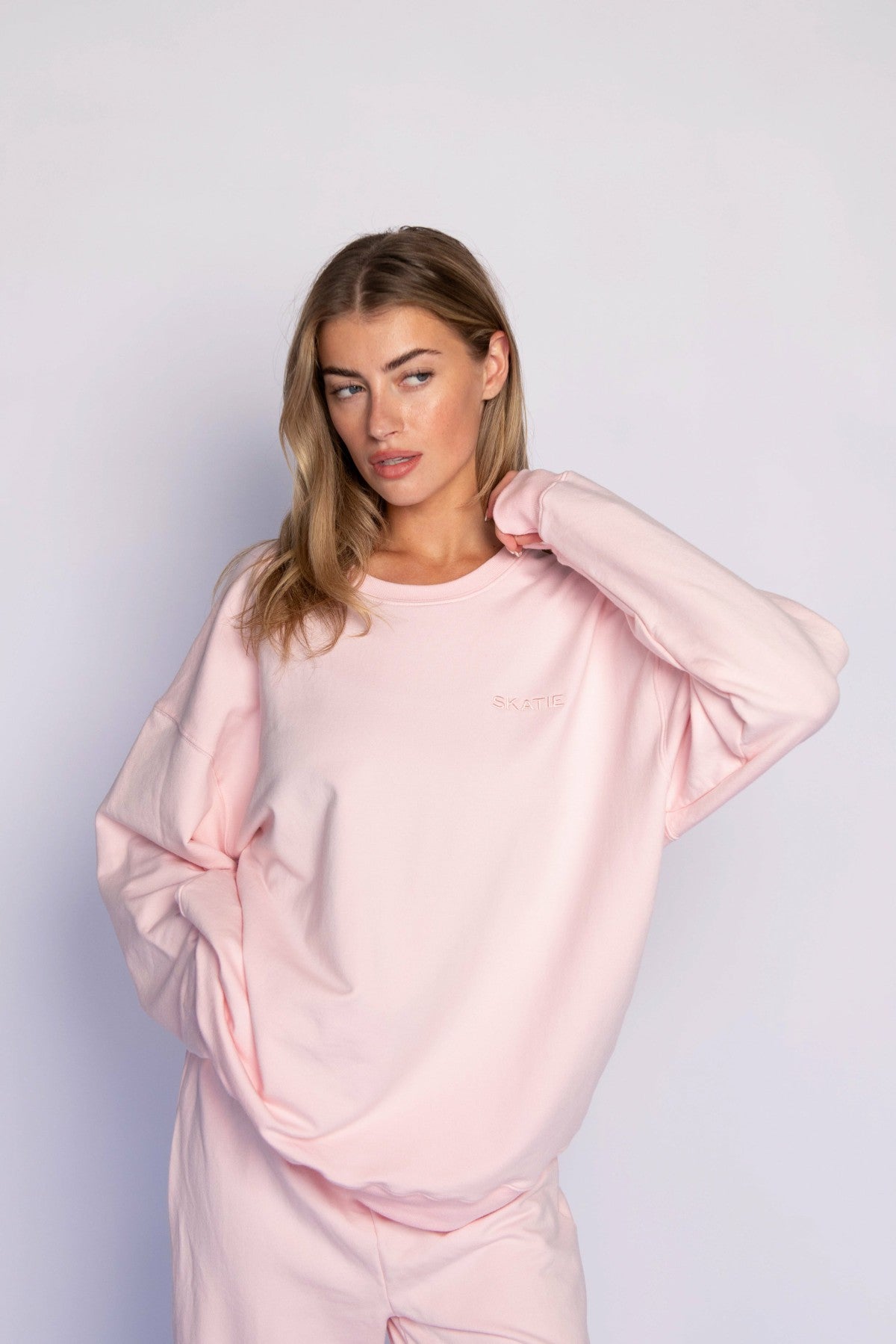 CLOUDLUX Chris Crewneck in Bubblegum / Skatie Online