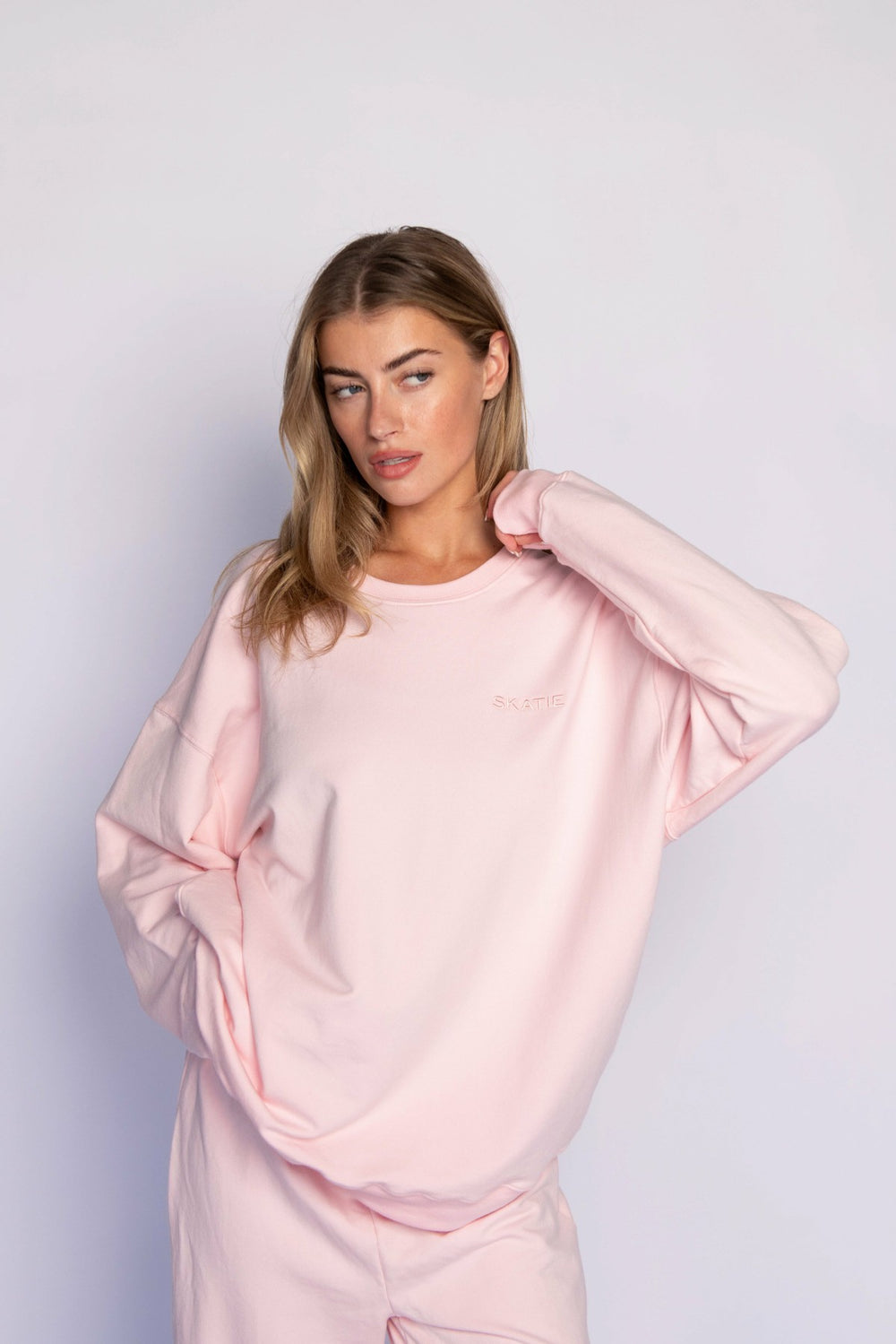 CLOUDLUX Chris Crewneck in Bubblegum / Skatie Online