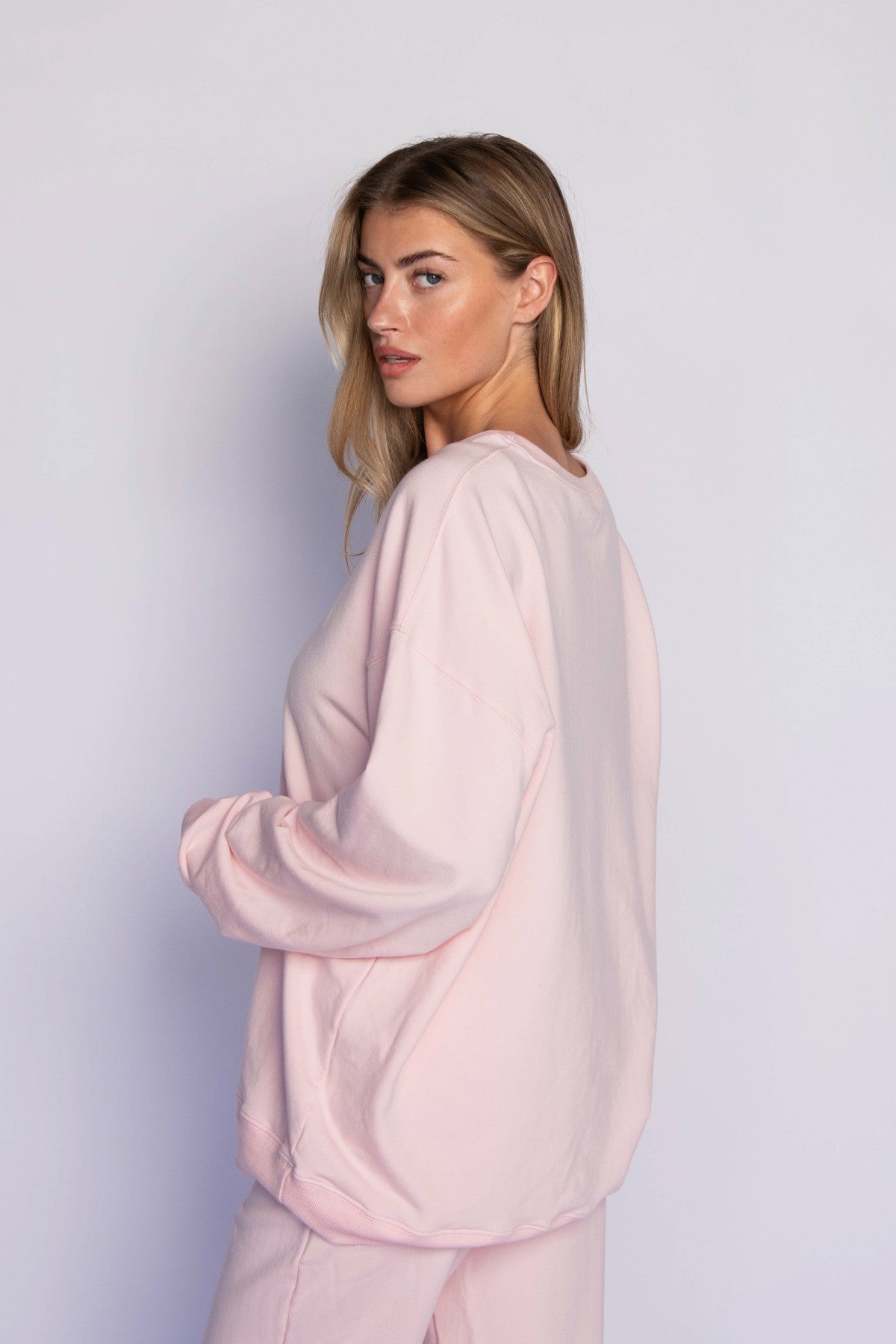 CLOUDLUX Chris Crewneck in Bubblegum / Skatie Online