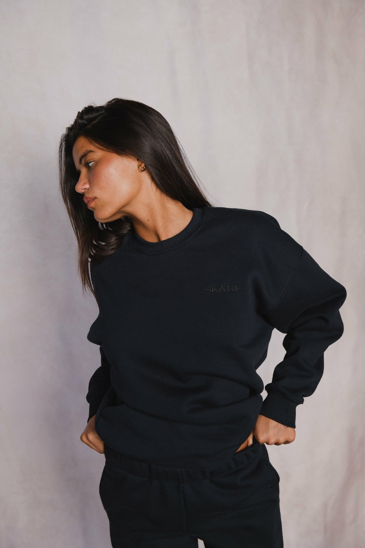 Ultralux Chris Crewneck in Black / Skatie Outlets