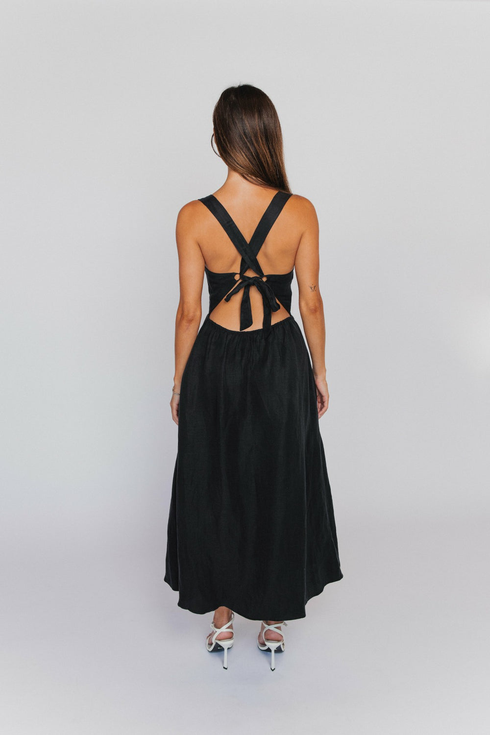 Heidi Dress in Black Linen / Skatie Online