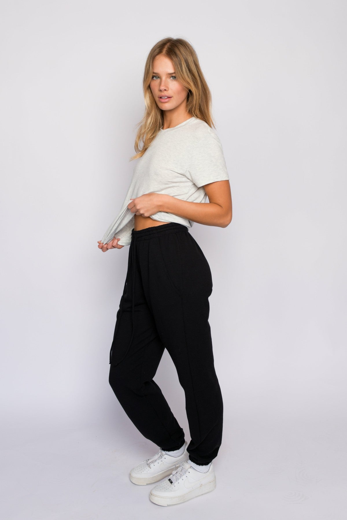 CLOUDLUX Rocky Sweatpants in Black / Skatie Discount