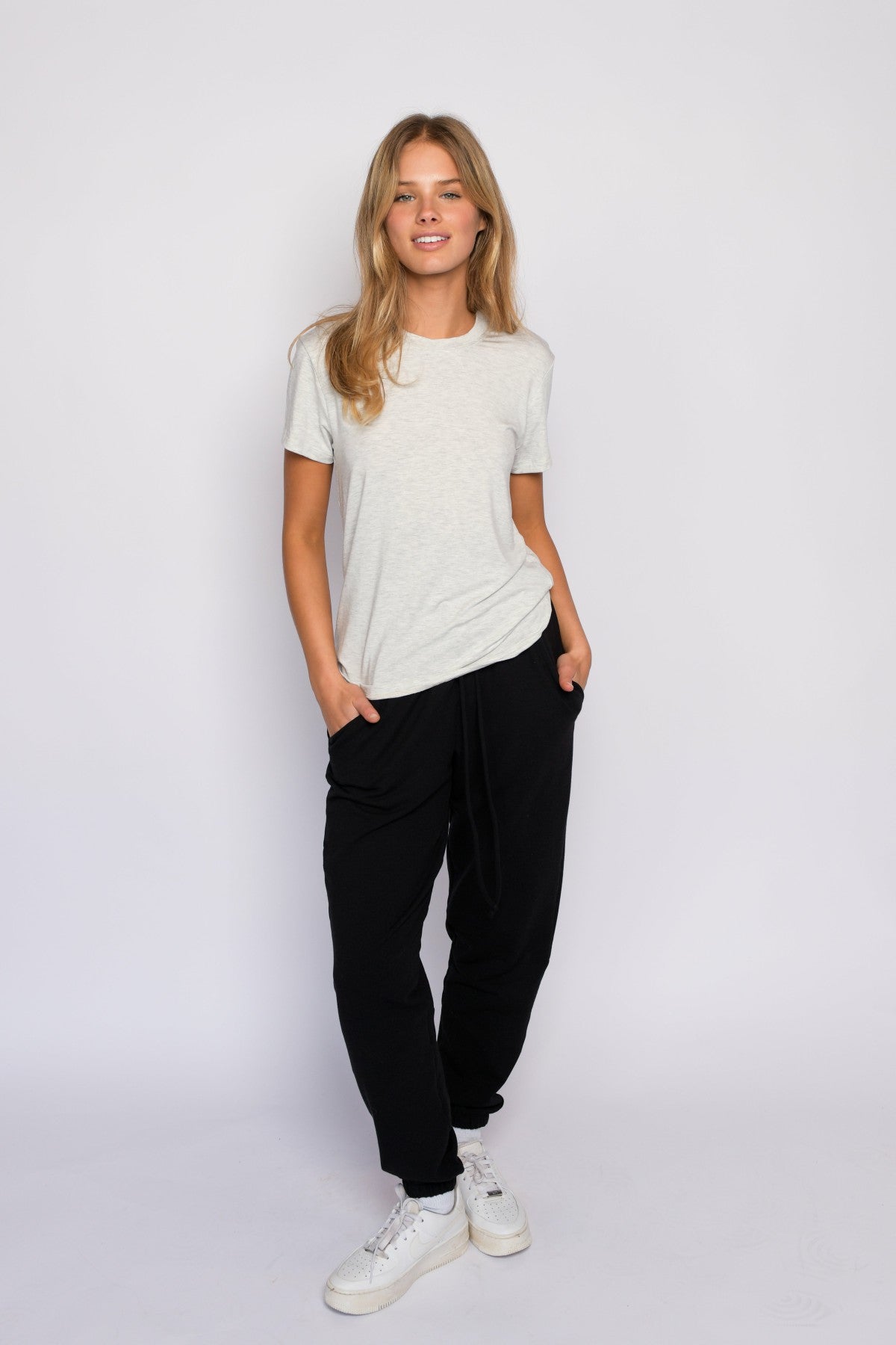 CLOUDLUX Rocky Sweatpants in Black / Skatie Discount
