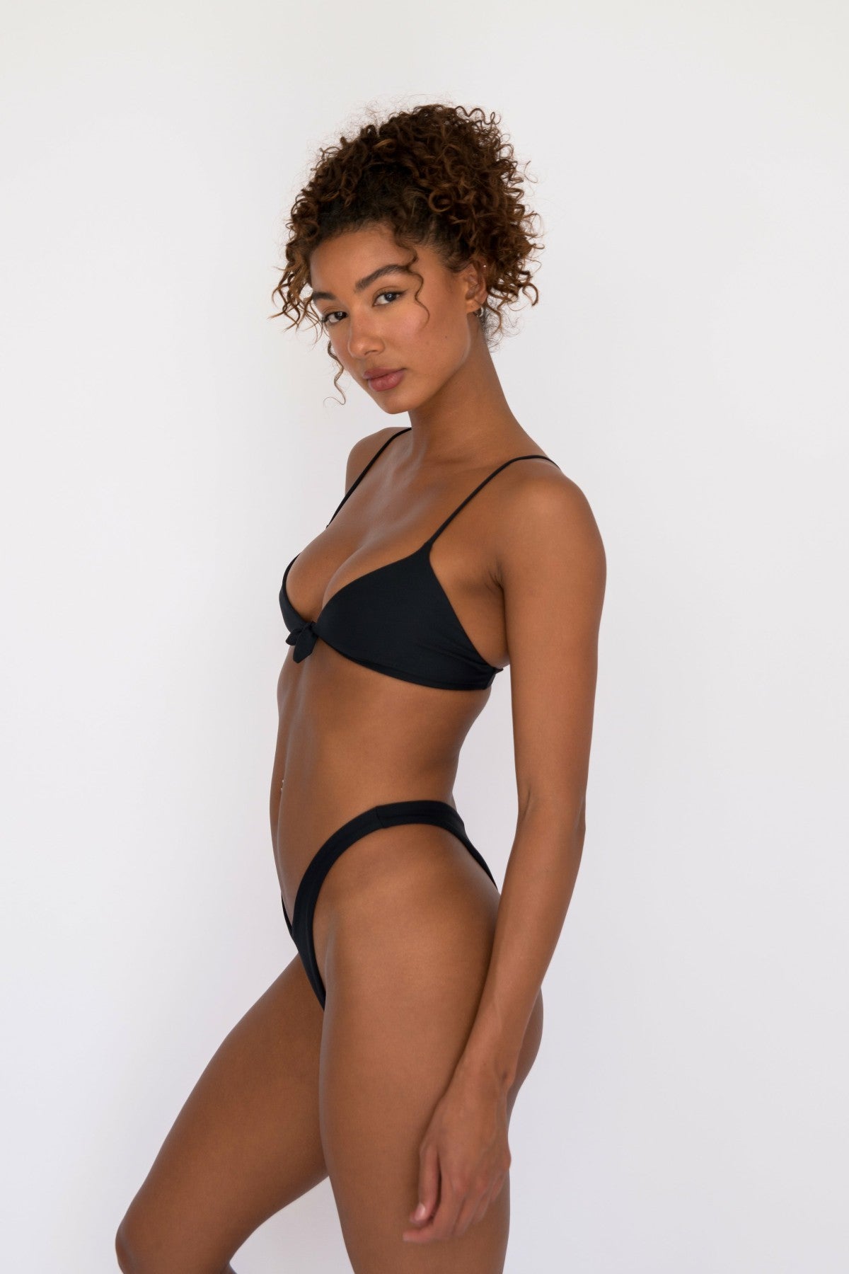 Teeny Bottom in Black / Skatie Outlets