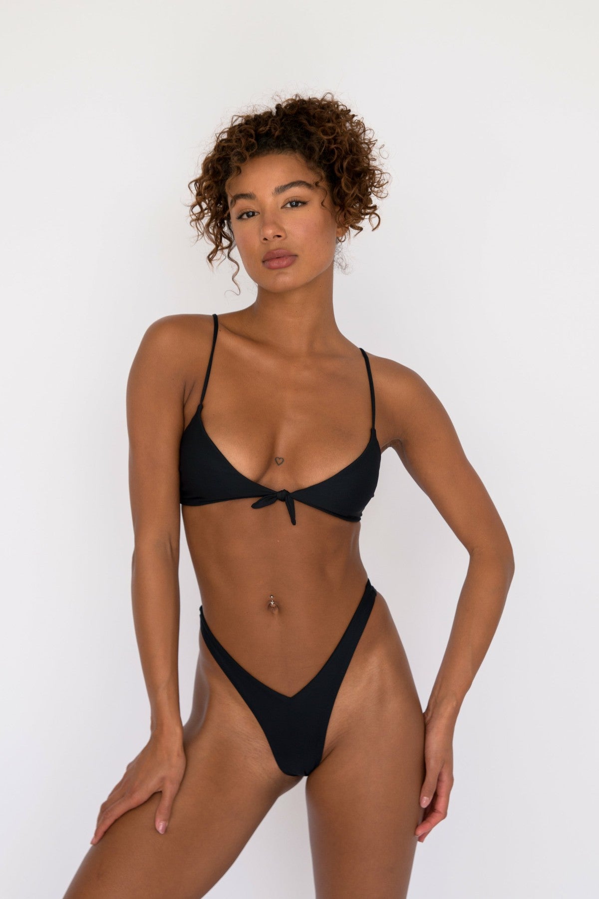 Teeny Bottom in Black / Skatie Outlets