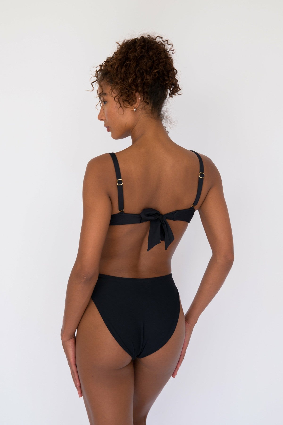 Lola Bikini Top in Black / Skatie US