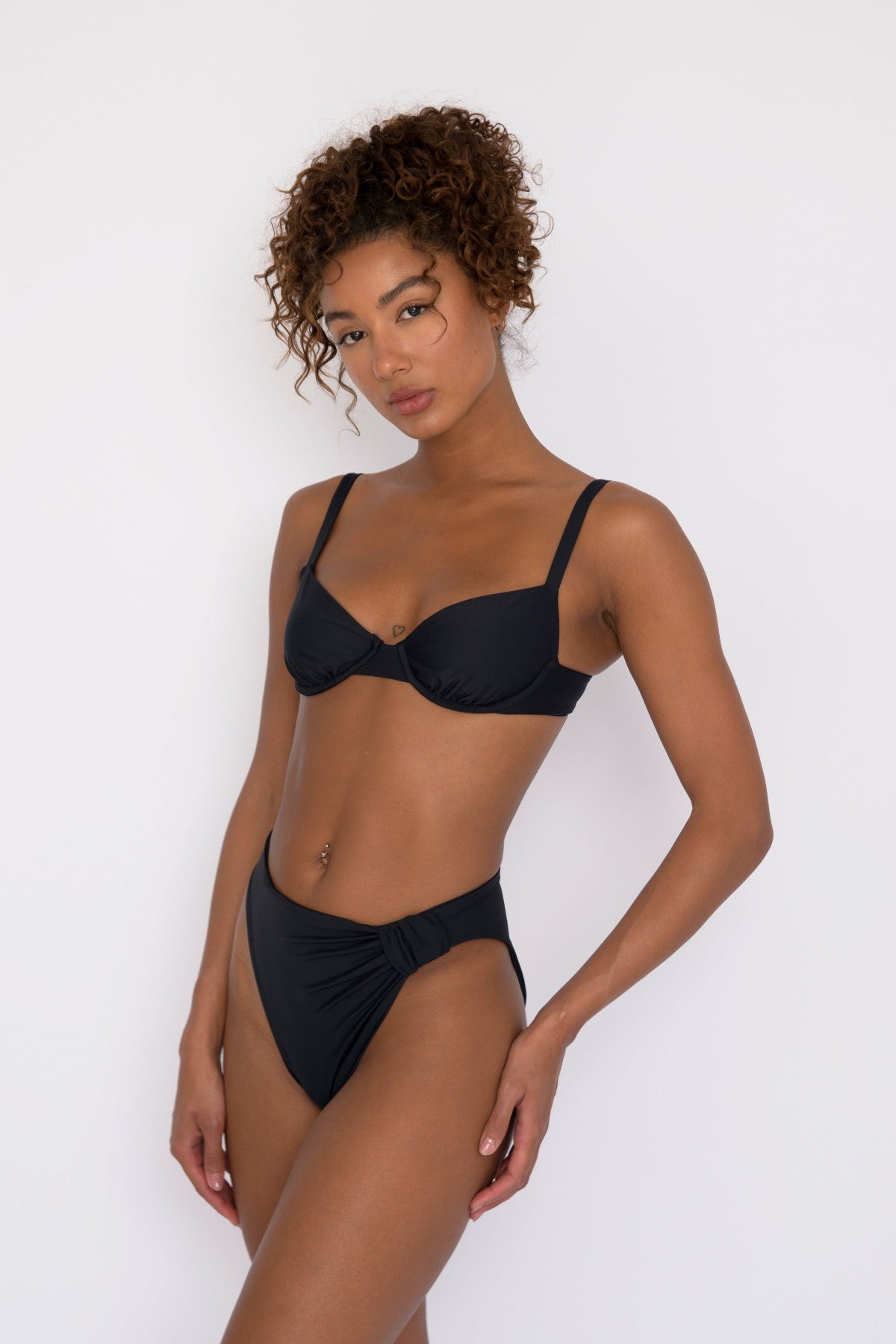 Lola Bikini Top in Black / Skatie US