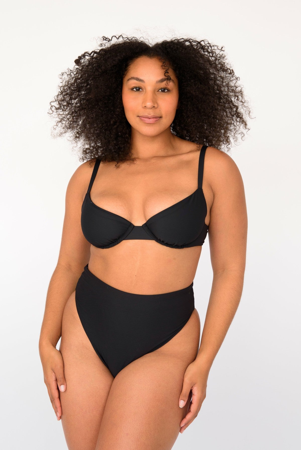 Lola Bikini Top in Black / Skatie US