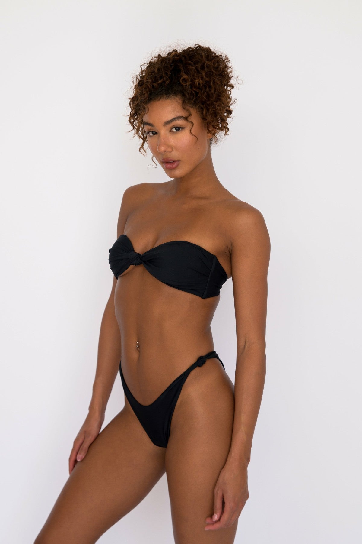 Lyndi Bikini Top in Black / Skatie Online Shop