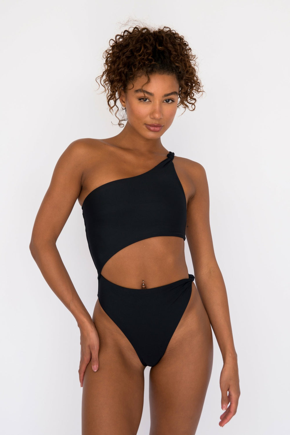 Nicole One Piece in Black / Skatie Online