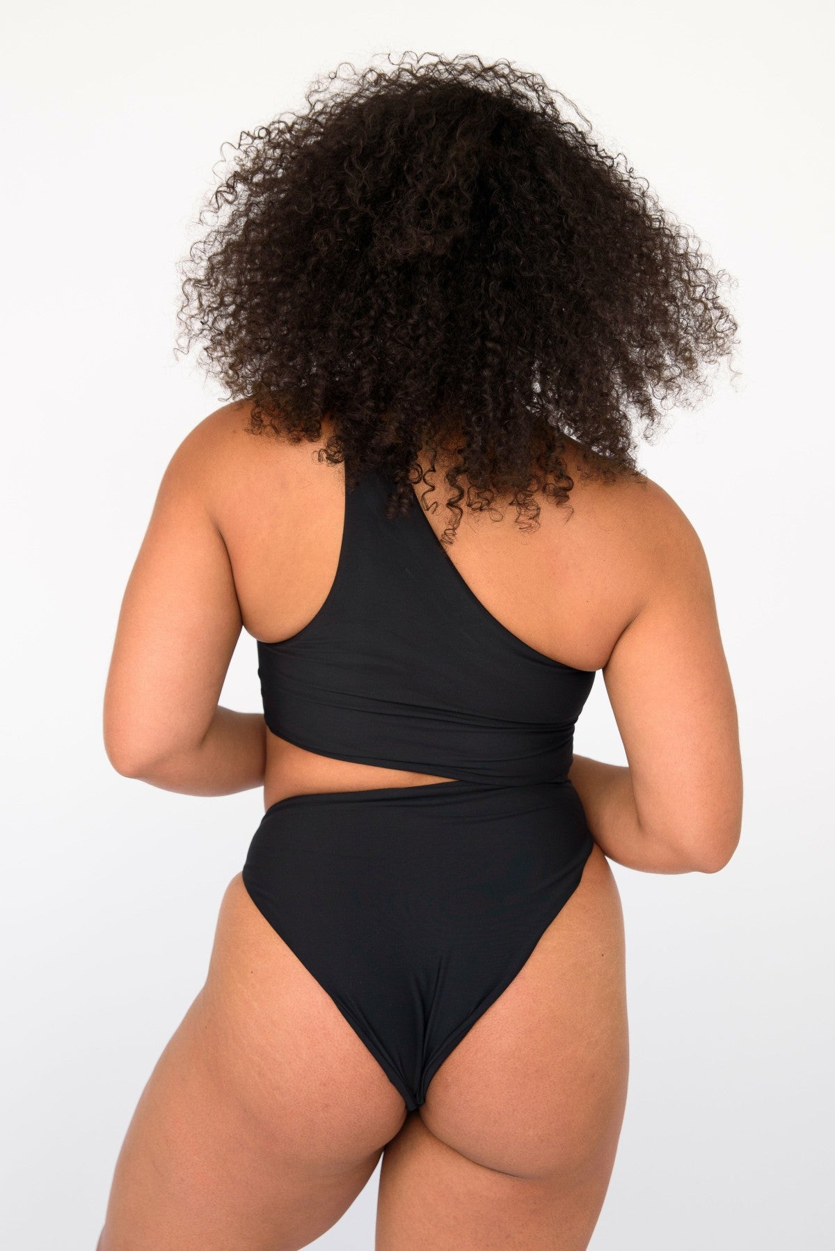 Nicole One Piece in Black / Skatie Online