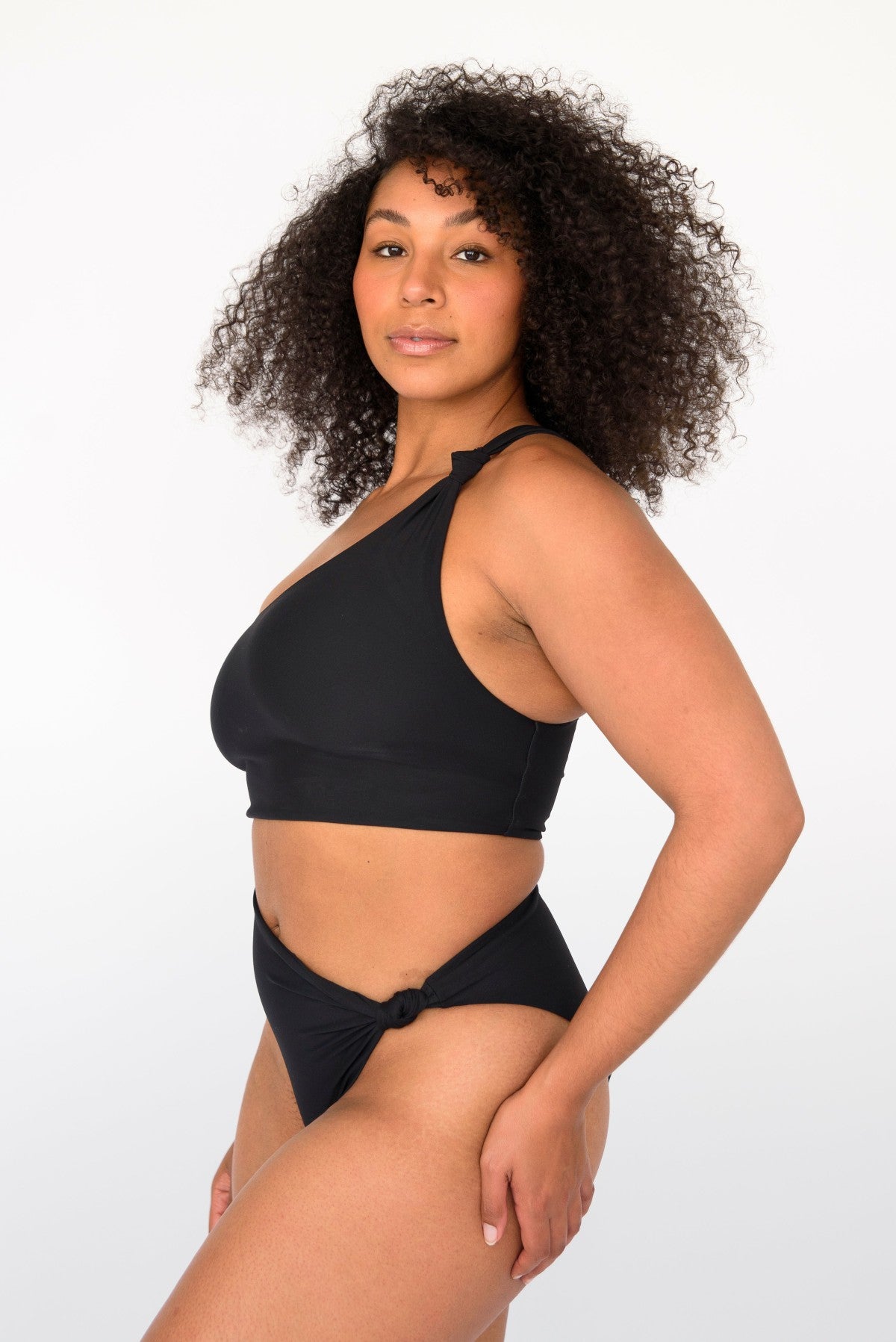 Nicole One Piece in Black / Skatie Online