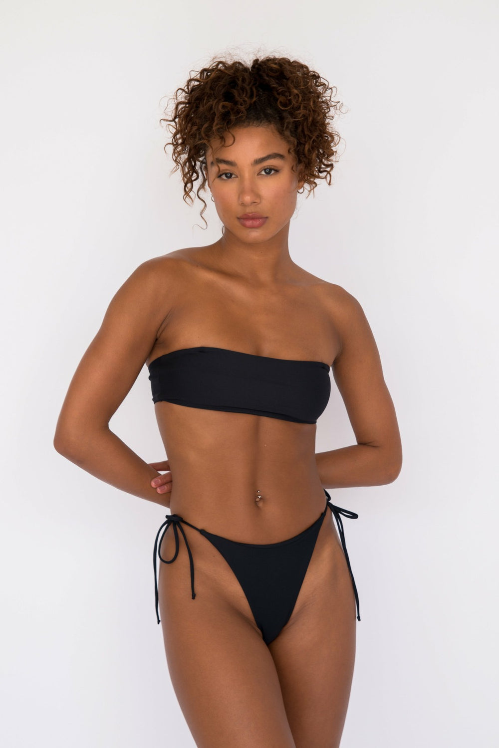 Annie Bikini Top in Black / Skatie Online Shop