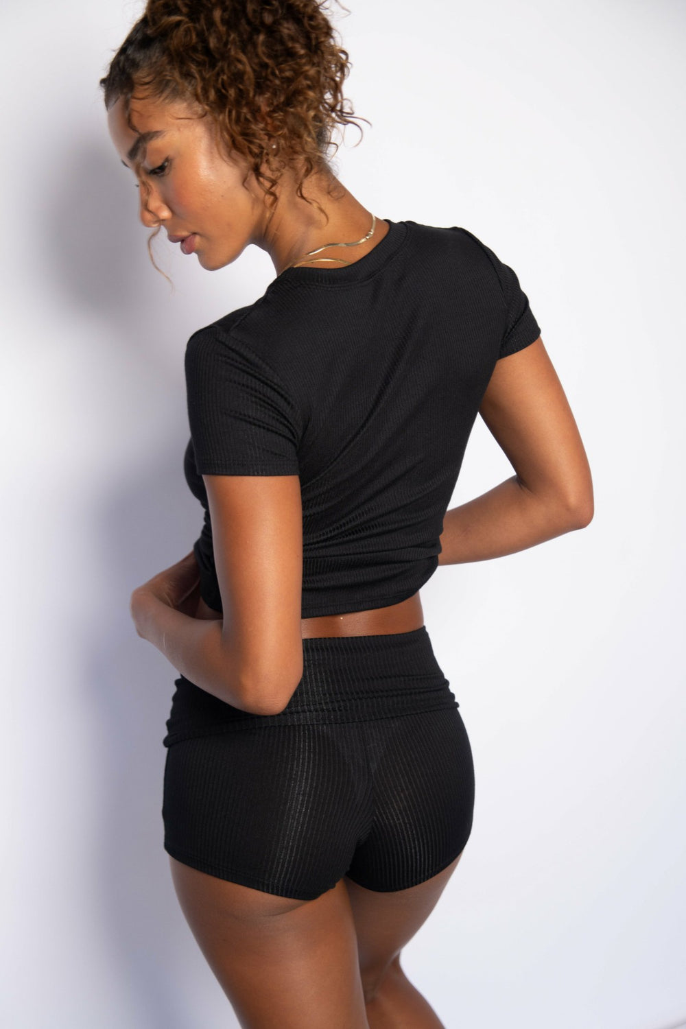 Easy Tee Ribbed in Black / Skatie Discount