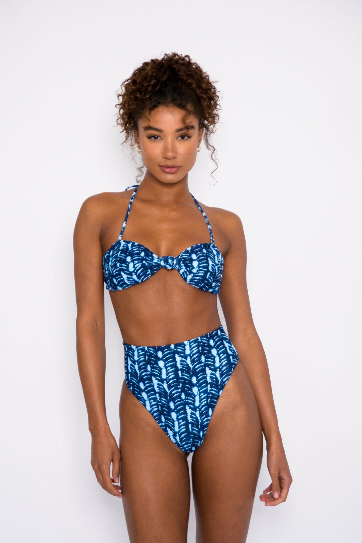 Lyndi Bikini Top in Azul / Skatie Outlets