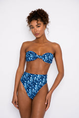 Lyndi Bikini Top in Azul / Skatie Outlets