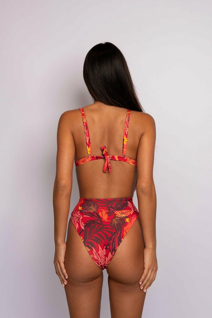 Kourtney Top in Kapaa / Skatie US
