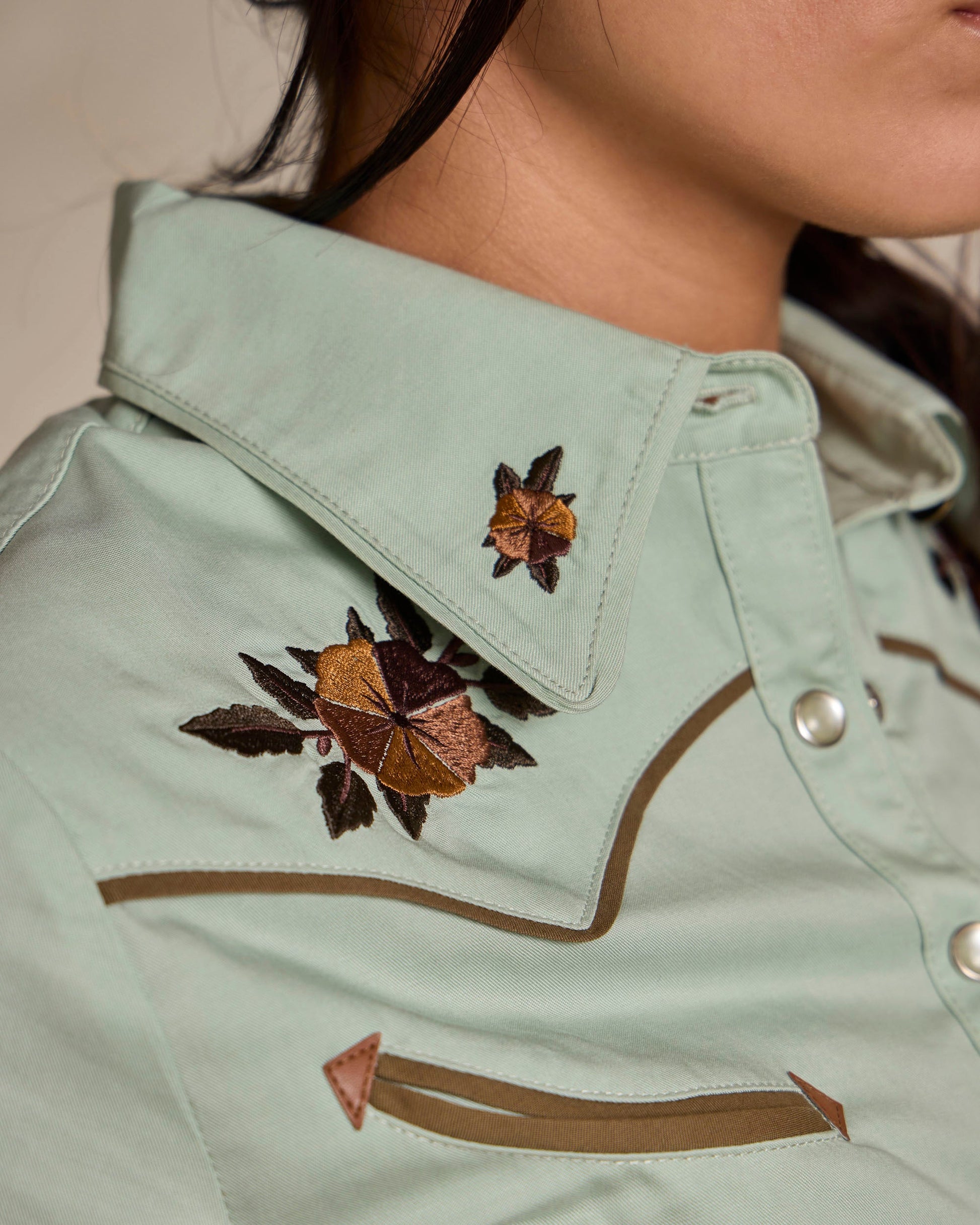 Schaefer Outfitter Women's Embroidered Snap Shirt