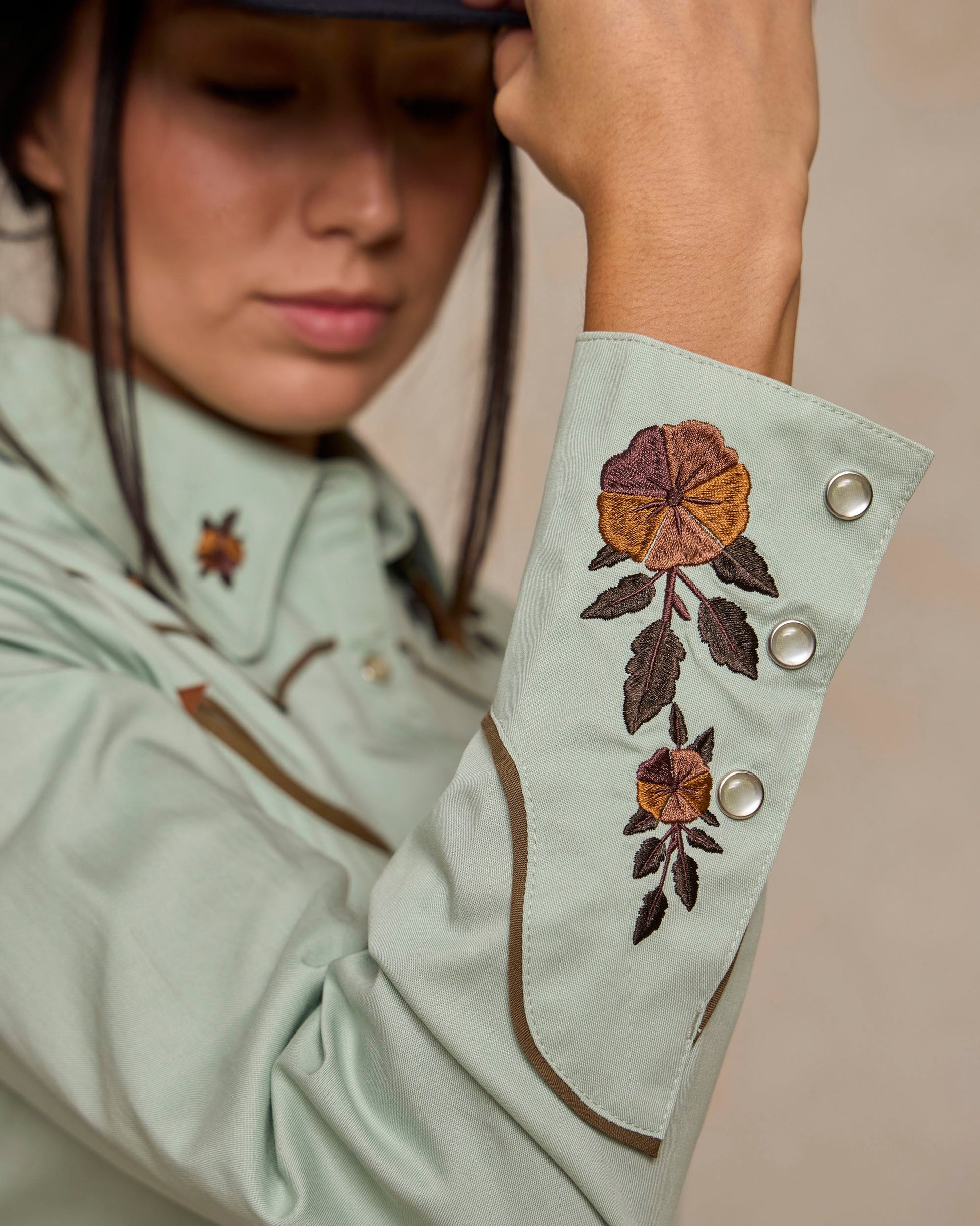 Schaefer Outfitter Women's Embroidered Snap Shirt
