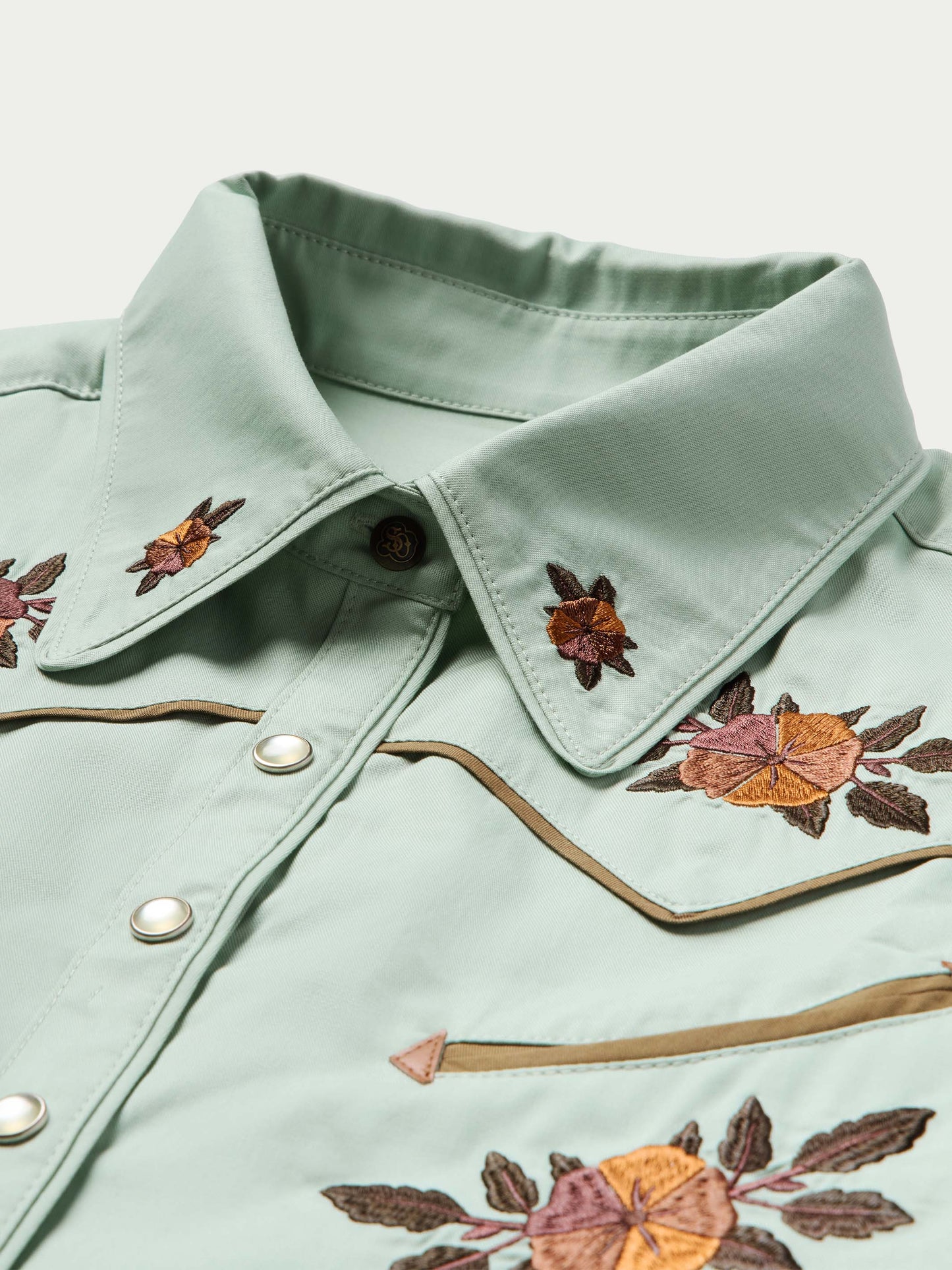 Schaefer Outfitter Women's Embroidered Snap Shirt