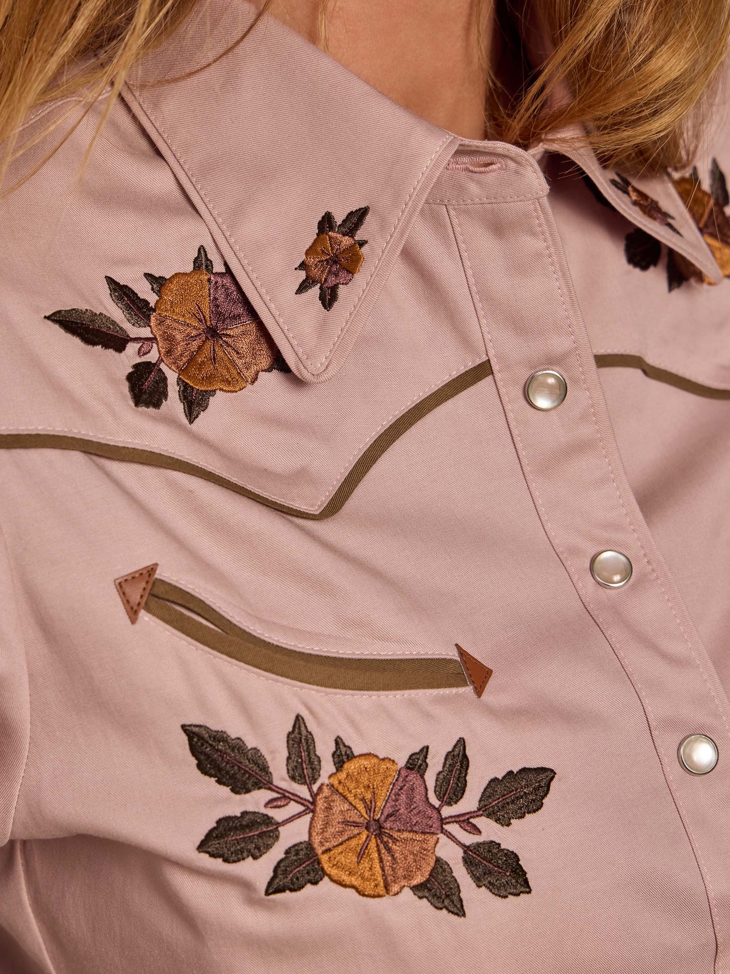 Schaefer Outfitter Women's Embroidered Snap Shirt