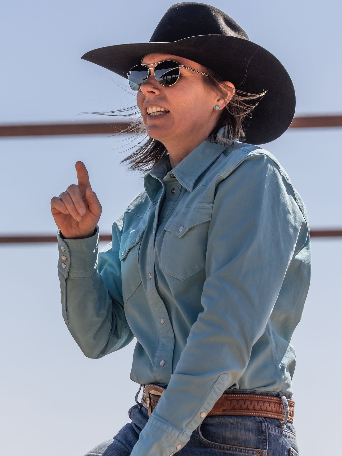 Schaefer Outfitter Women's Western Denim Snap Shirt