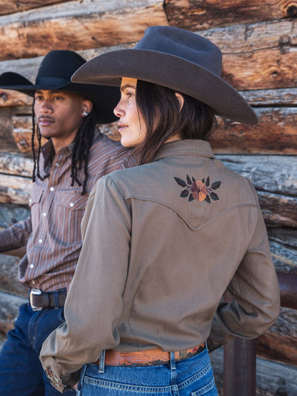 Schaefer Outfitter Women's Embroidered Snap Shirt