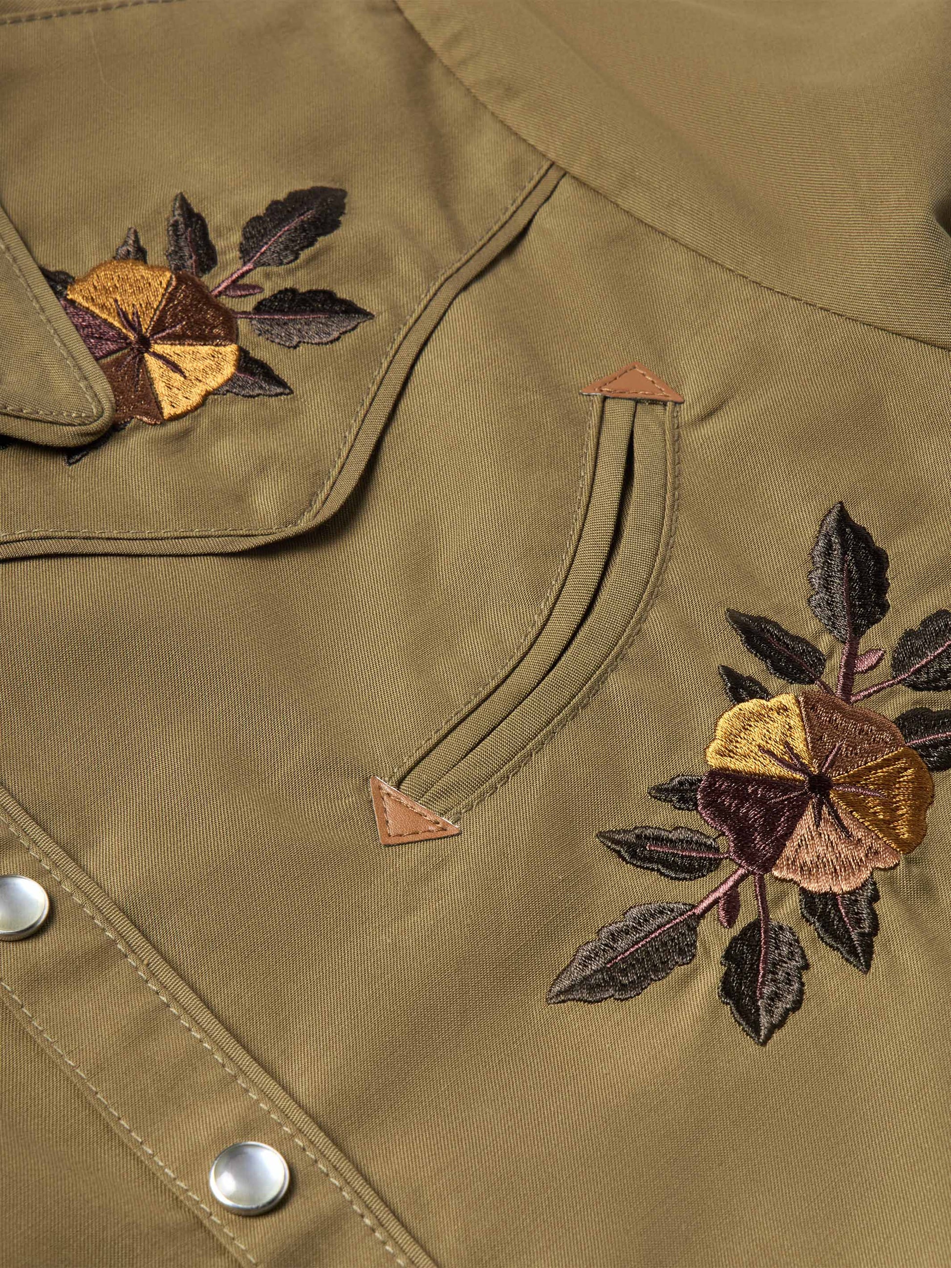 Schaefer Outfitter Women's Embroidered Snap Shirt