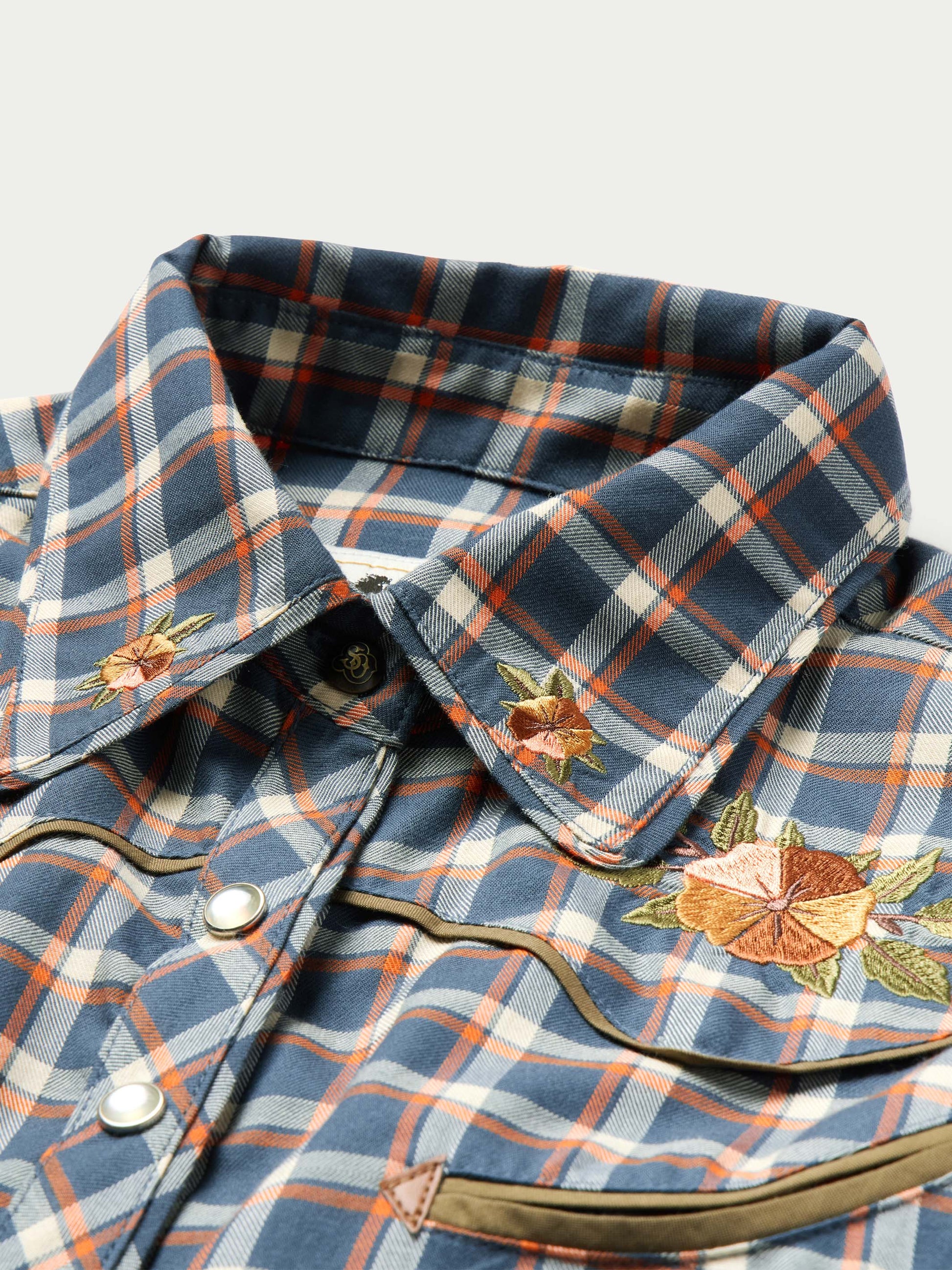 Schaefer Outfitter Women's Embroidered Snap Shirt