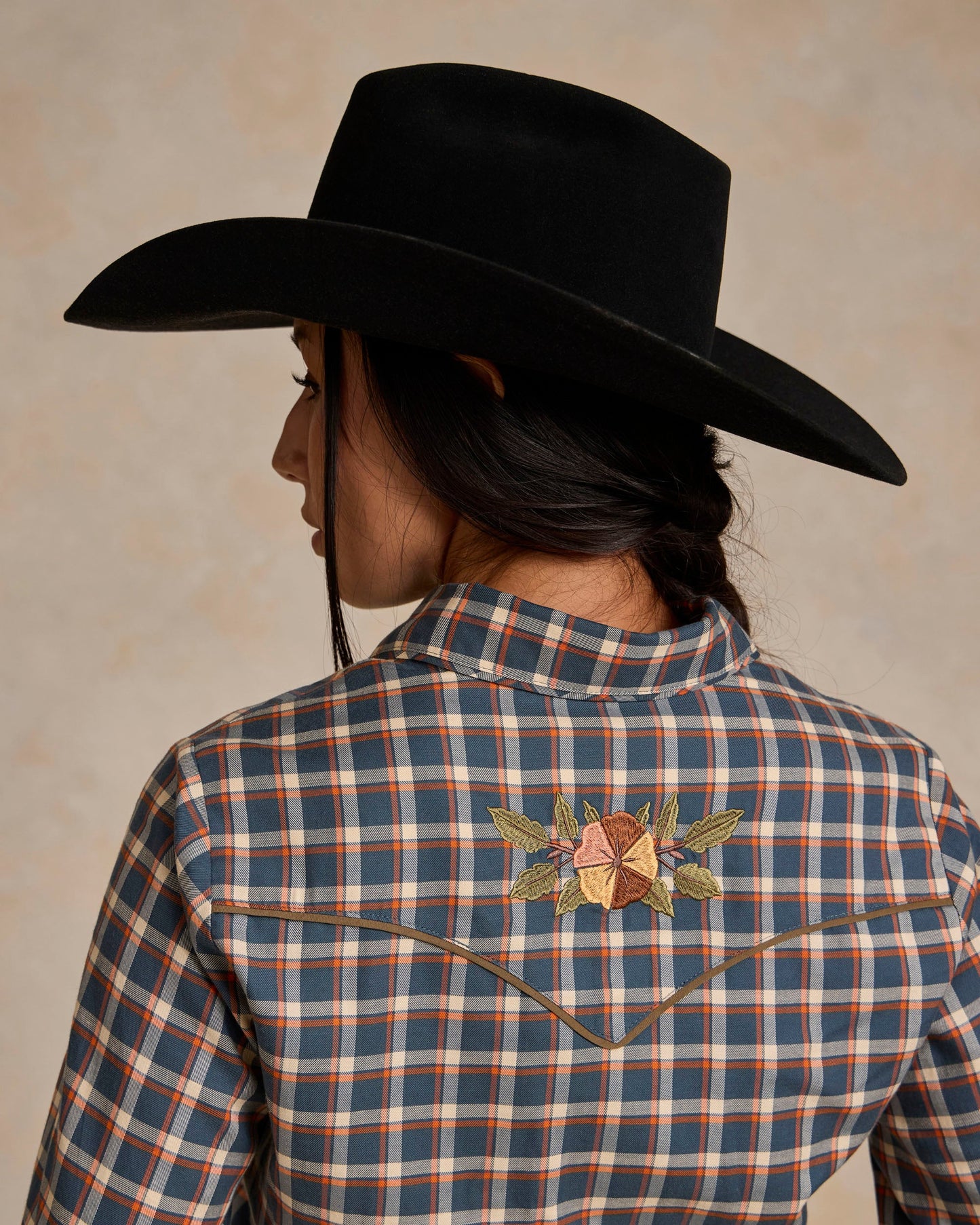 Schaefer Outfitter Women's Embroidered Snap Shirt