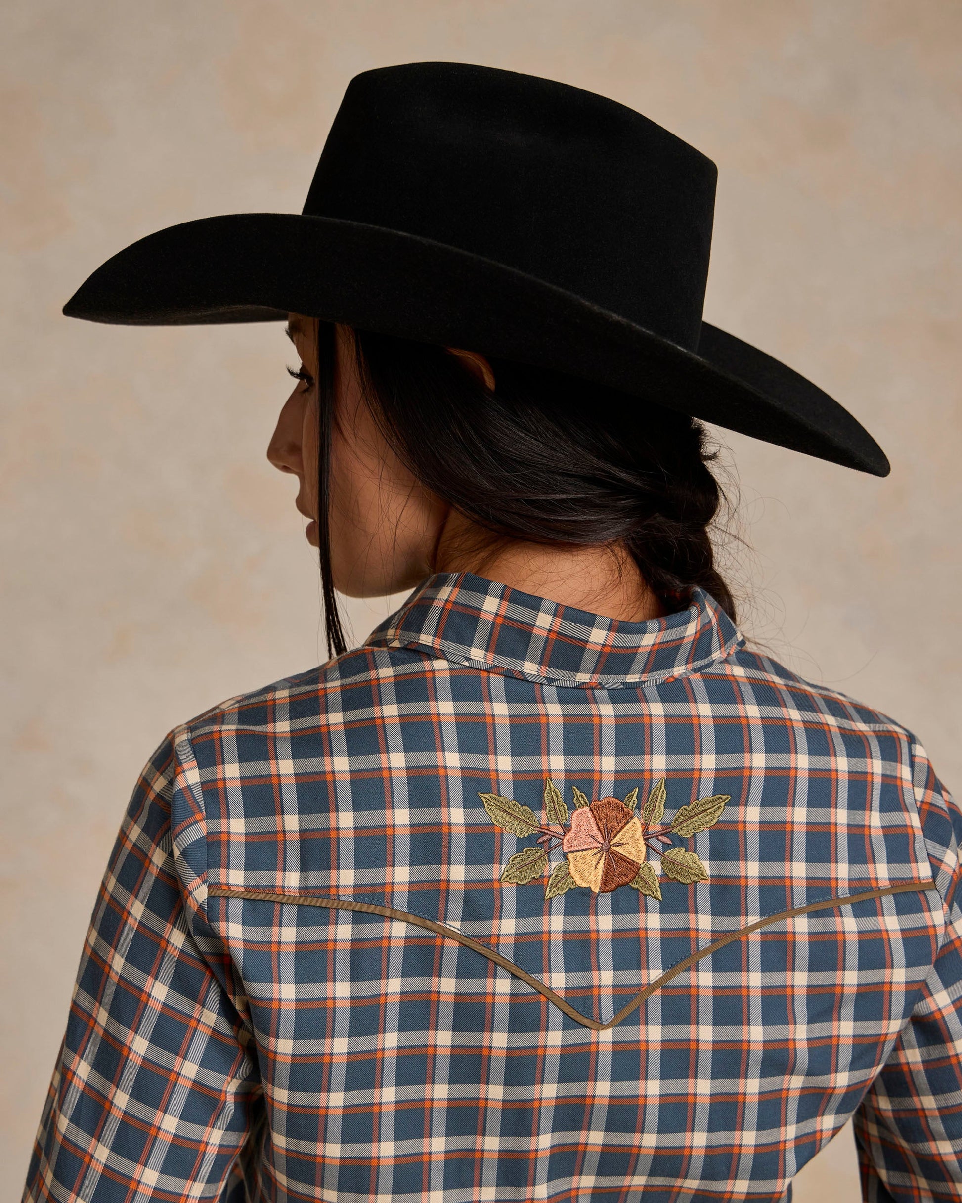 Schaefer Outfitter Women's Embroidered Snap Shirt