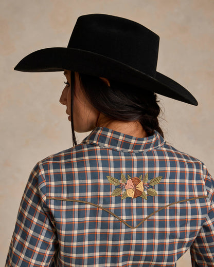 Schaefer Outfitter Women's Embroidered Snap Shirt