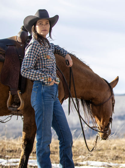 Schaefer Outfitter Women's Embroidered Snap Shirt