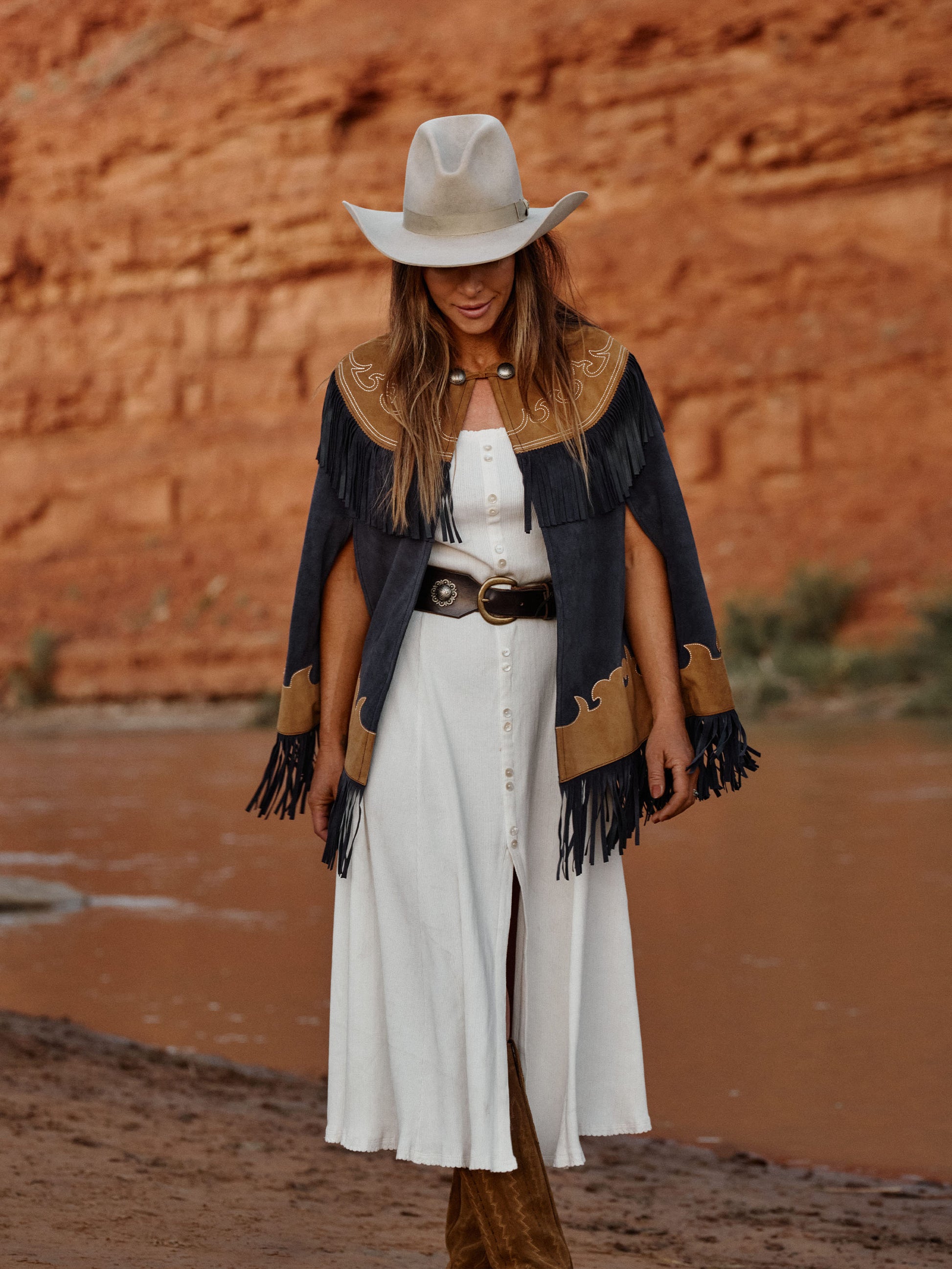 Schaefer Outfitter Women's Suede Fringe Cape